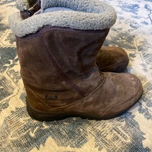 Sorel Brown Winter zip up Boots size 7